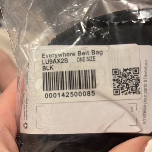 wear everywhere belt bag - NEW from lululemon - Picture 4 of 4